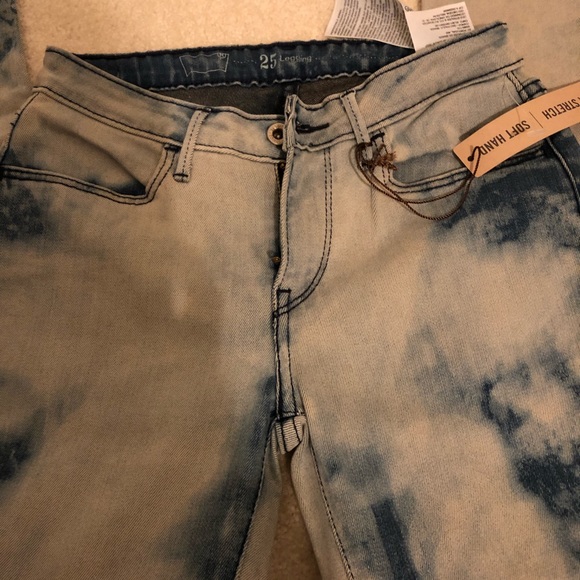 NWT Levi’s leggings acid wash jeans(read desci) - Picture 4 of 5